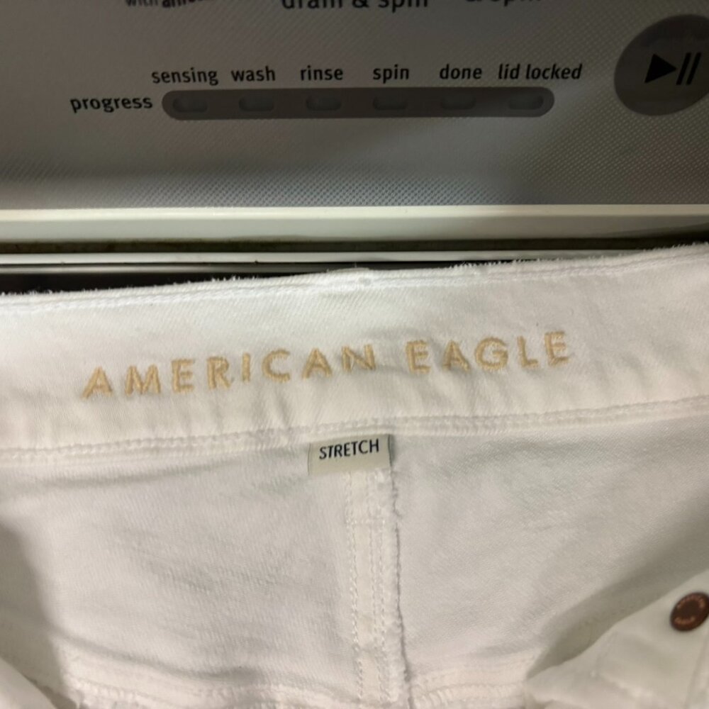 American Eagle AE Stretch Low-Rise Ex-Boyfriend Denim Short - Size 2 - White - Picture 5 of 13